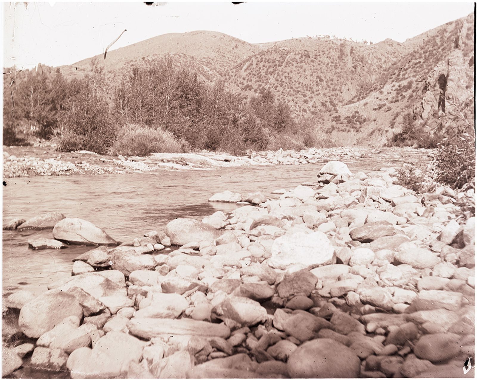 A photograph, 1903. Cache la Poudre River (Poudre River seepage trip).