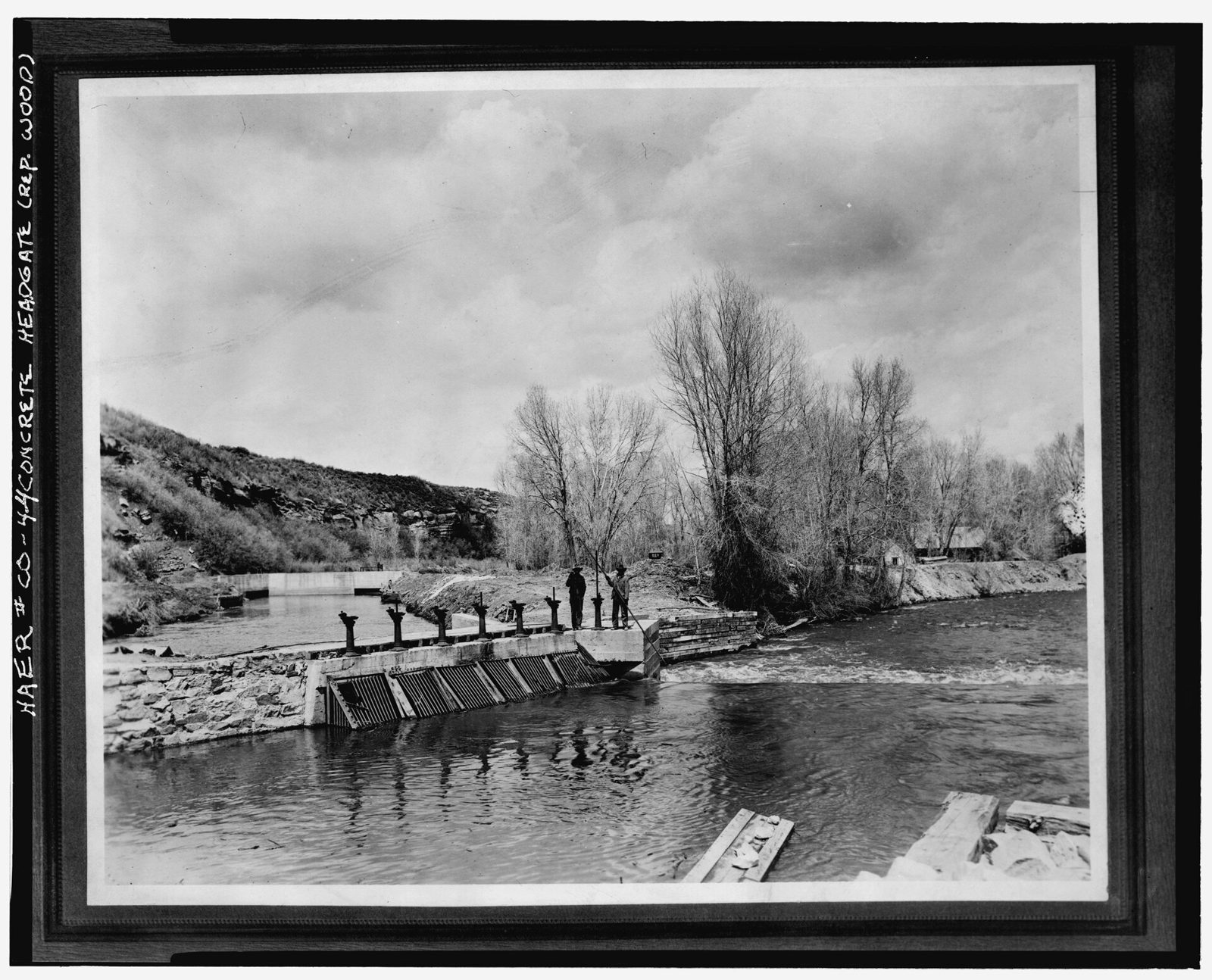 Photocopy of a photograph-no date concrete headgate.